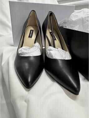 Nine West Classic Black Pointed Toe High Heel Pumps